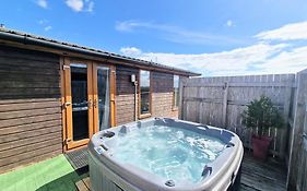 Cleish 7 With Private Hot Tub - Fife - Loch Leven - Lomond Hills - Pet Friendly